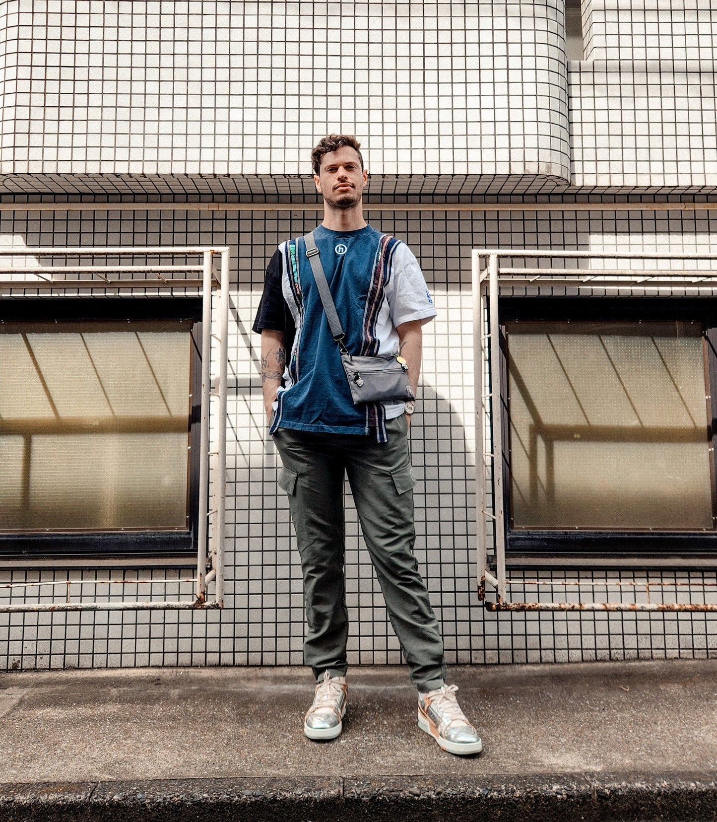 Unit 001 - Gray Messenger Bags DIVASKA 